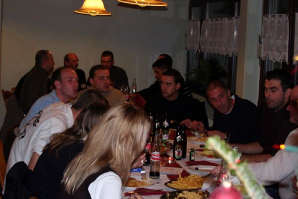weinachtsfeier-2007-44485DF44-82F2-4C10-ACEA-F77EEE8401EE.jpg