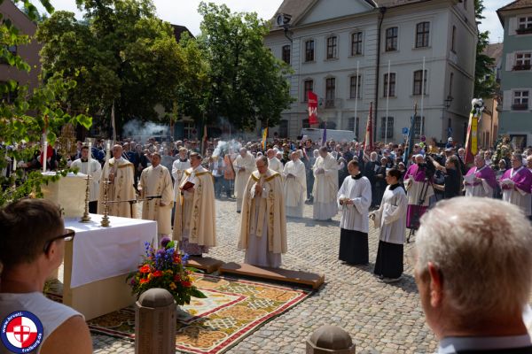 20230608-tijelovo-procesija-1133-3452470CA-1761-7C00-A7AC-A76F8ED28A7B.jpg