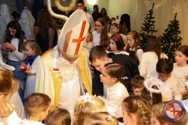 nikolaus-freiburg-20241208-2330E2FB78F-DA77-E6DF-AF66-E106BAB2A0C5.jpg