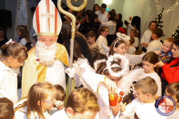 nikolaus-freiburg-20241208-2378465DD25-FD04-2E5E-BB56-7A776EEA6784.jpg
