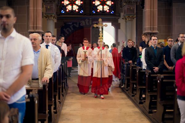 krizma-2015-freiburg-0003833C7749-9261-9272-6AF6-5A7777AA9644.jpg