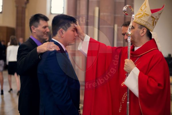 krizma-2015-freiburg-00364BEC3F7C-06C1-125D-A612-92682C5A54BF.jpg