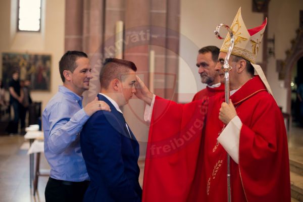 krizma-2015-freiburg-0042B17CAA9B-7E26-4591-59AC-6276339F1EB3.jpg