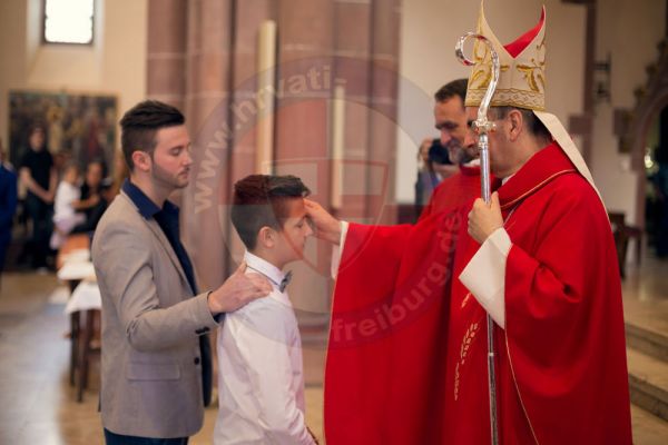 krizma-2015-freiburg-004583A18AC9-043D-7CB0-0637-1E96C4EA744A.jpg